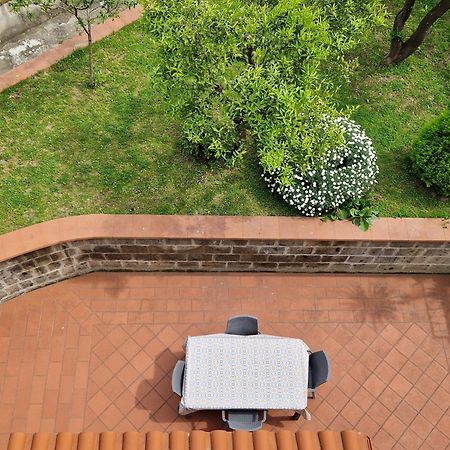 Il Giardino Dei Gigli Apartamento Meta Exterior foto