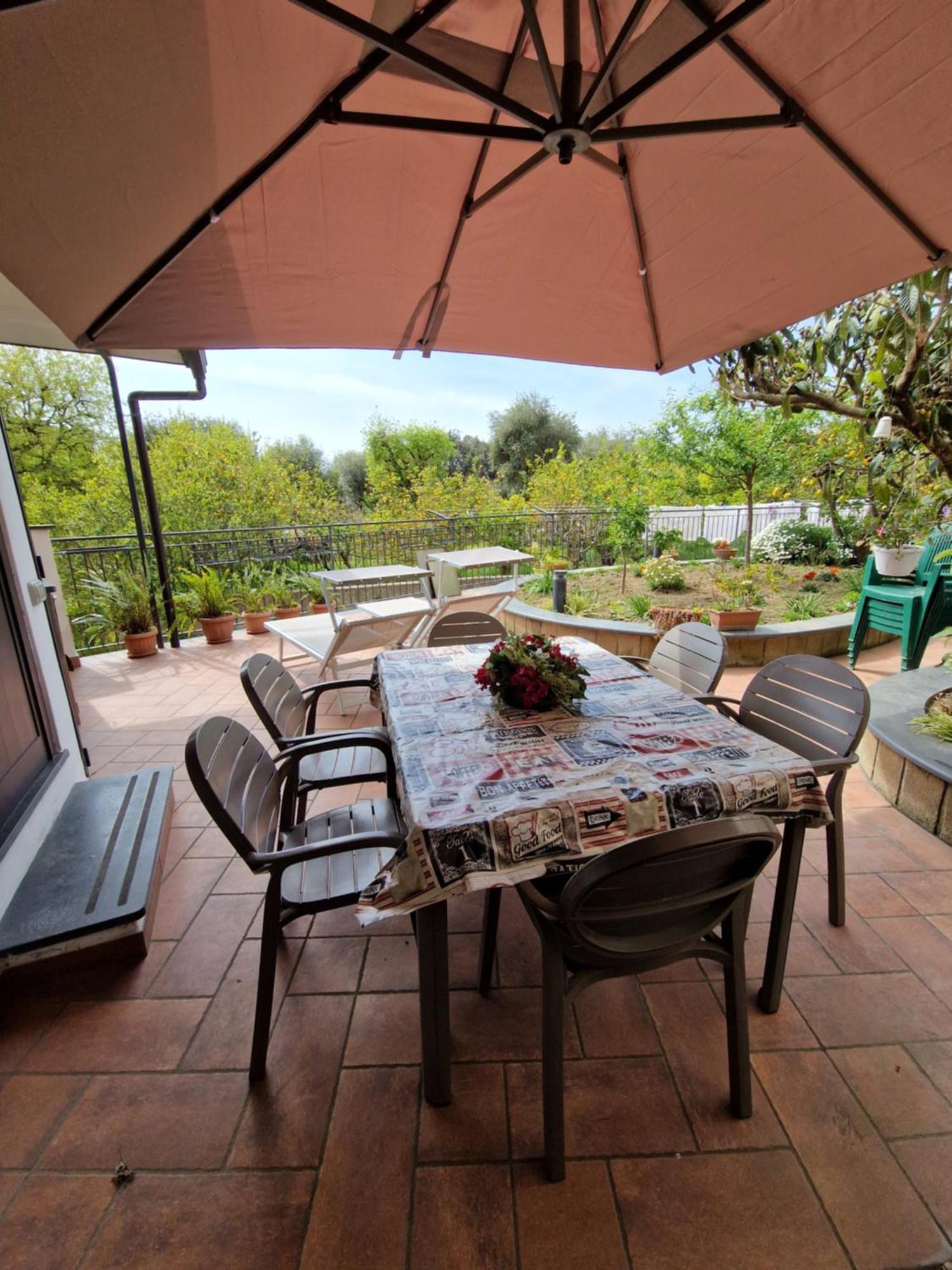 Il Giardino Dei Gigli Apartamento Meta Exterior foto
