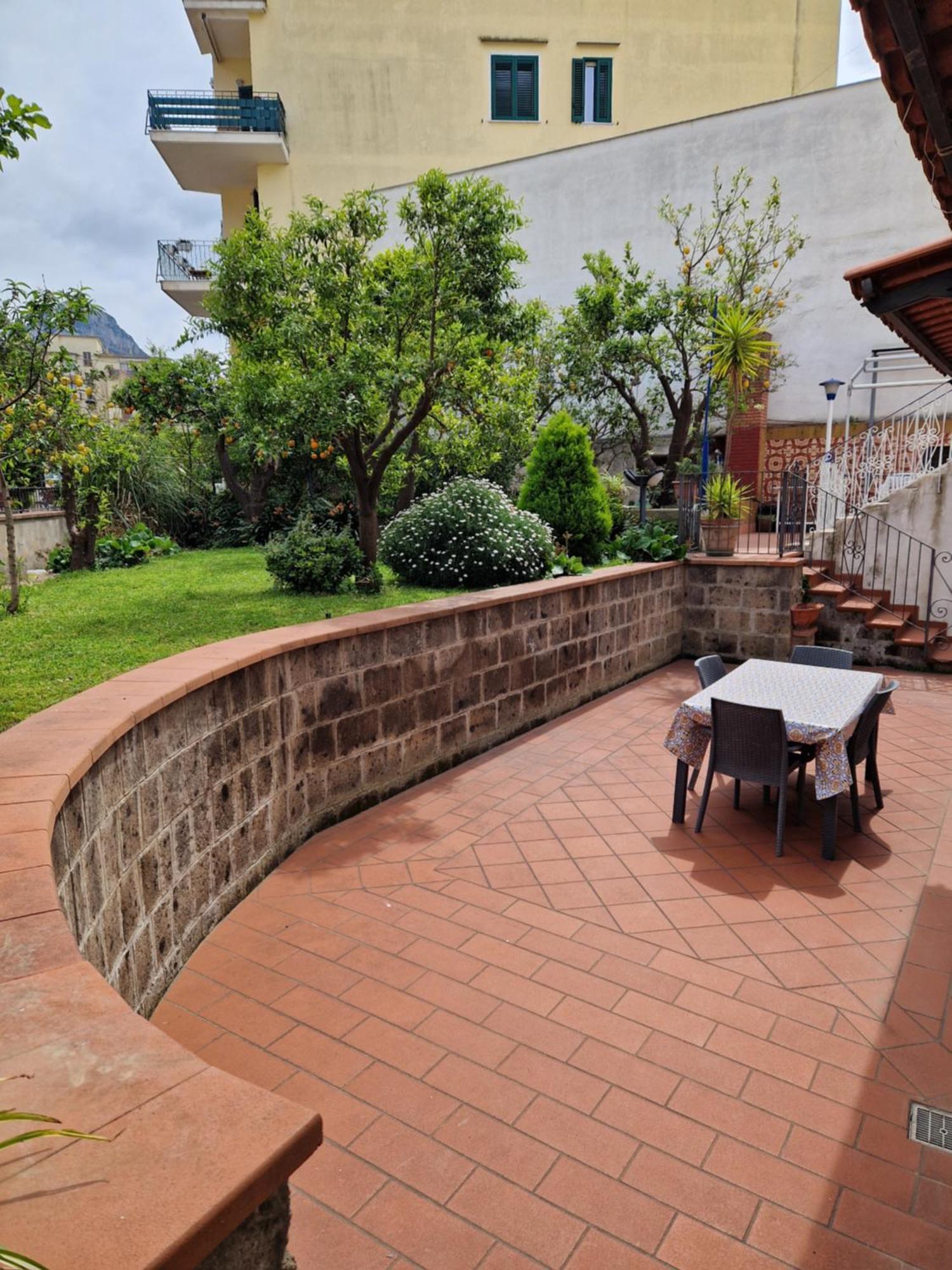 Il Giardino Dei Gigli Apartamento Meta Exterior foto