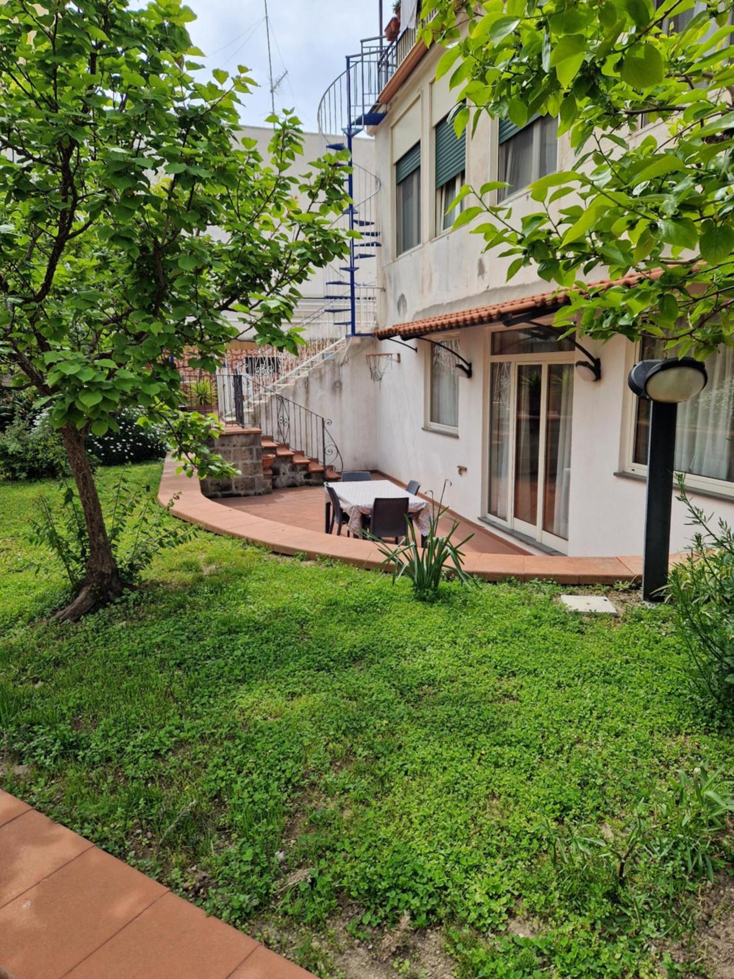 Il Giardino Dei Gigli Apartamento Meta Exterior foto