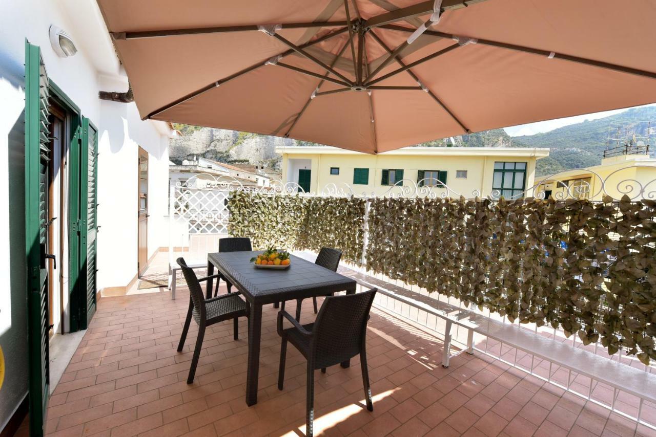 Il Giardino Dei Gigli Apartamento Meta Exterior foto